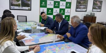 DER fará vistoria em trechos críticos da RJ-106 e RJ-162 após reunião com prefeito