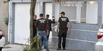 Operação mira ex-secretária e analisa R$ 1,69 bilhão em contratos de obras escolares