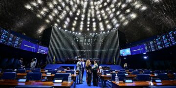 Senado aprova fim da escala 6×1 por 75 votos a 1; veja quando começa a valer