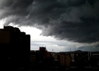 Região dos Lagos entra em alert para tempestades, ventos de até 60 km/h e risco de granizo