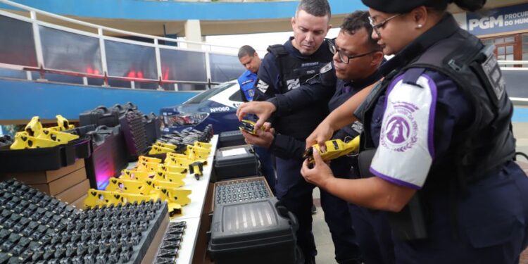 Rio das Ostras reforça segurança com entrega de 469 equipamentos à Guarda Municipal